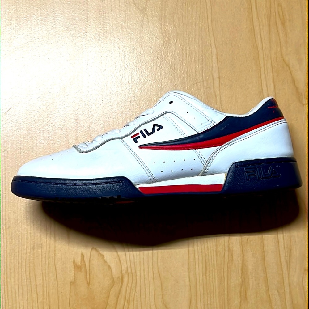 Fila Low White Sneakers (Size 7)